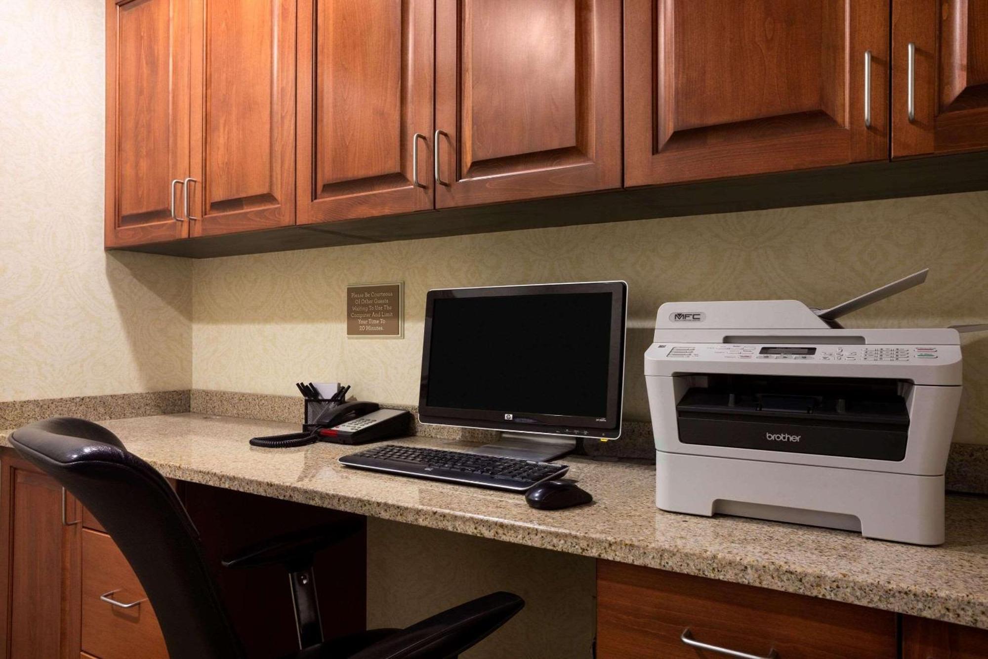 Country Inn & Suites By Radisson, Washington At Meadowlands, Pa Exterior foto